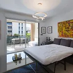 2 Pieces Avec Clim, Terrasse, Piscine, 100M Plage