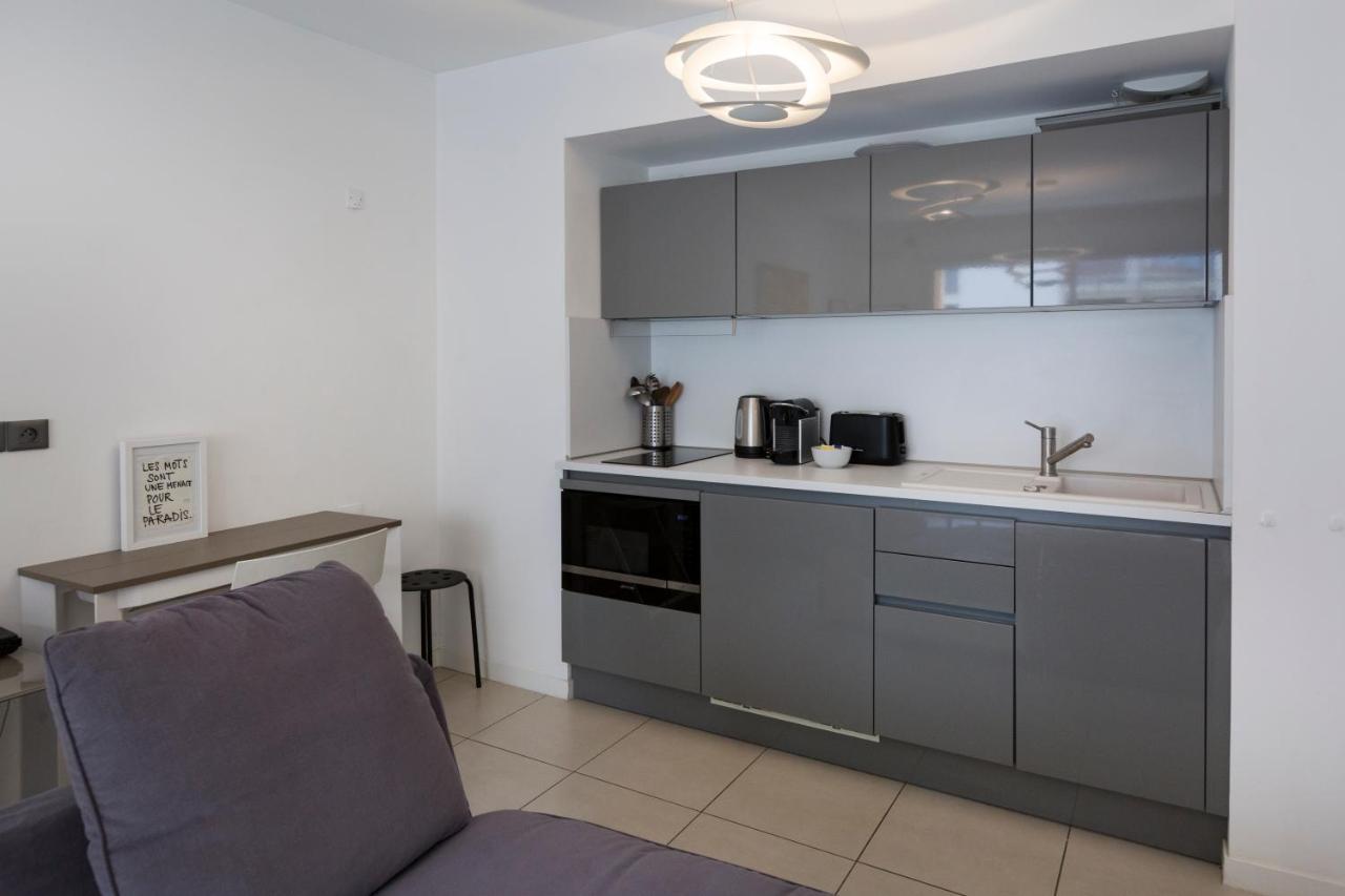 2 Pieces Avec Clim, Terrasse, Piscine, 100m Appartement