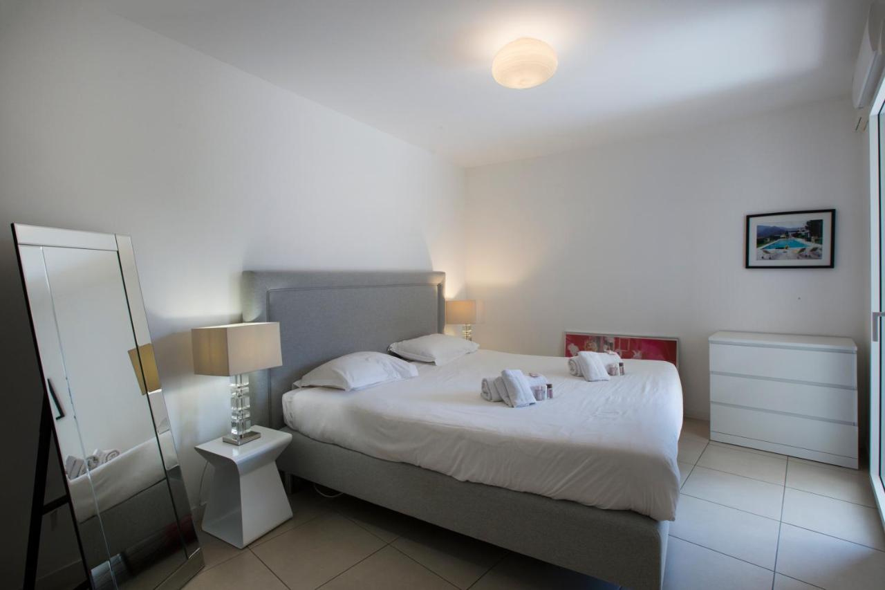 2 Pieces Avec Clim, Terrasse, Piscine, 100m Appartement Cannes