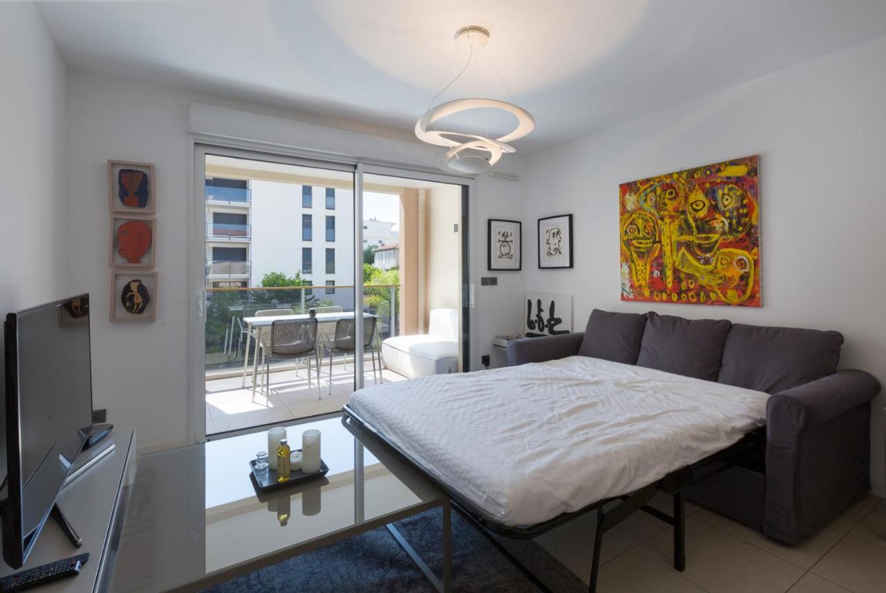 Appartement 2 Pieces Avec Clim, Terrasse, Piscine, 100m