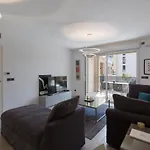 2 Pieces Avec Clim, Terrasse, Piscine, 100M Plage